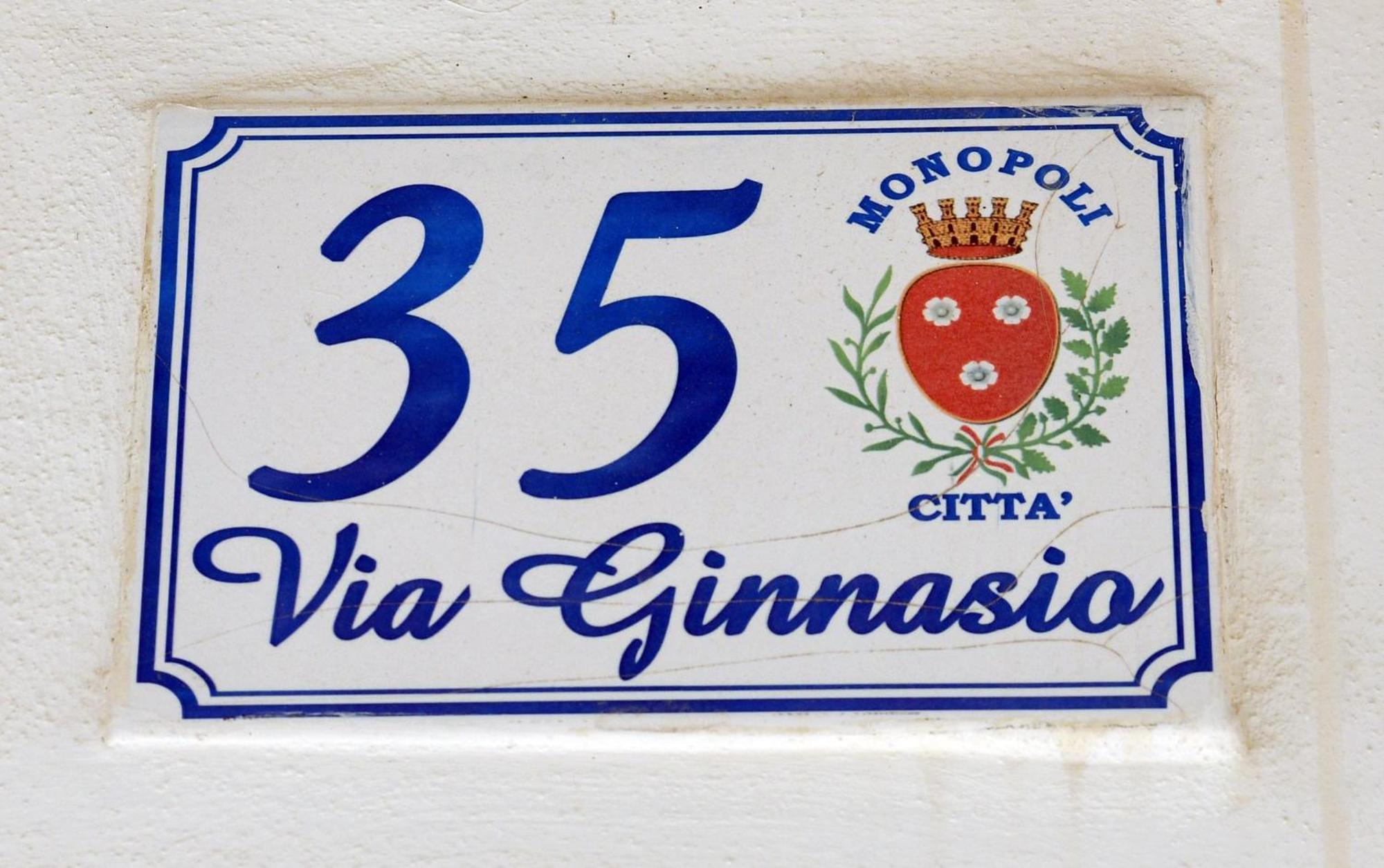 Ginnasio 35 Monopoli Exterior foto